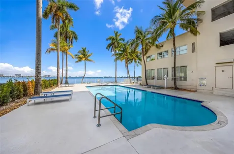 1625 Kennedy Causeway North Bay Village FL 33141