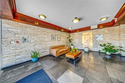 1625 Kennedy Causeway North Bay Village FL 33141