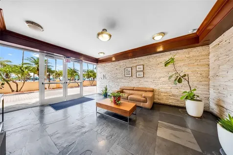 1625 Kennedy Causeway North Bay Village FL 33141