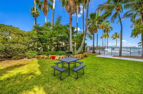 1625 Kennedy Causeway North Bay Village FL 33141