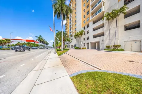 1625 Kennedy Causeway North Bay Village FL 33141