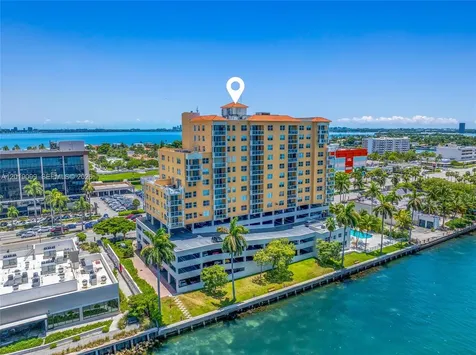 1625 Kennedy Causeway North Bay Village FL 33141