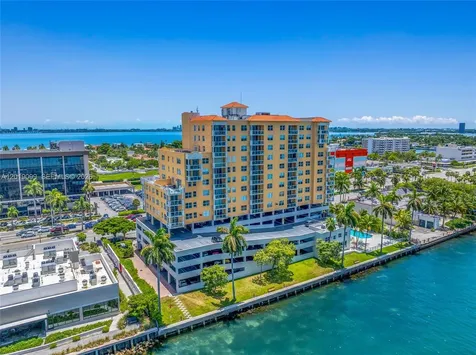 1625 Kennedy Causeway North Bay Village FL 33141