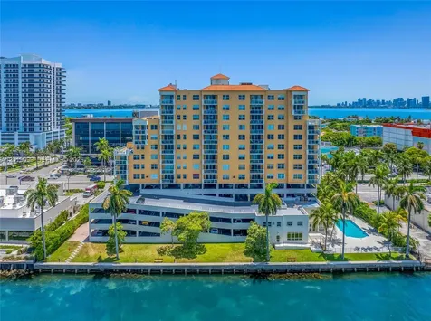 1625 Kennedy Causeway North Bay Village FL 33141