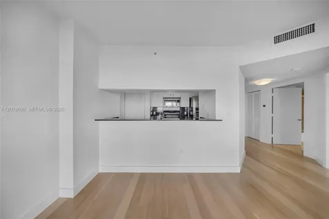 1625 Kennedy Causeway North Bay Village FL 33141