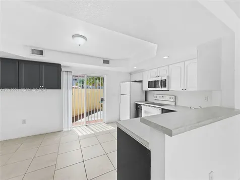 3002 San Remo Circle Homestead FL 33035