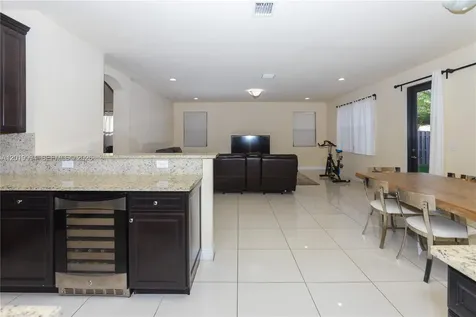 9965 NW 86 Te Doral FL 33178
