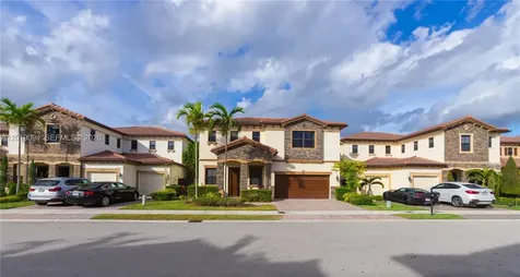 9965 NW 86 Te Doral FL 33178