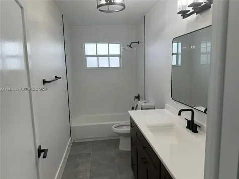 517 Navarre Coral Gables FL 33134