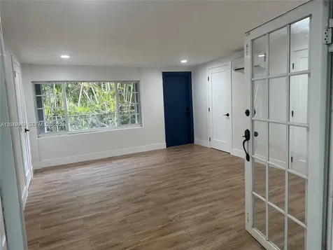517 Navarre Coral Gables FL 33134
