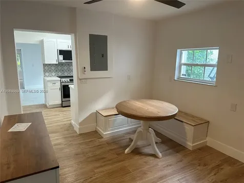 517 Navarre Coral Gables FL 33134
