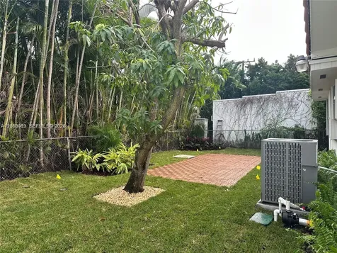 517 Navarre Coral Gables FL 33134