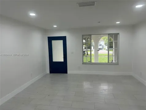 517 Navarre Coral Gables FL 33134