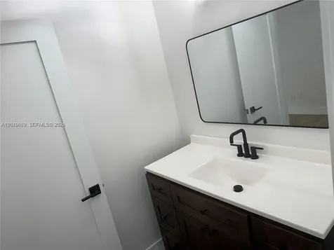 517 Navarre Coral Gables FL 33134