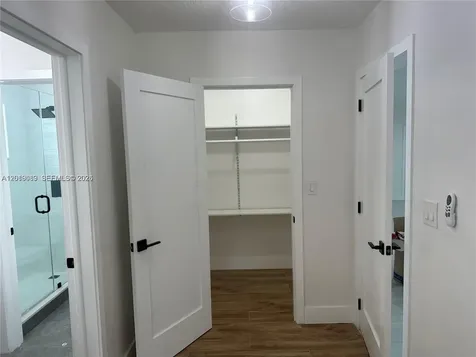517 Navarre Coral Gables FL 33134