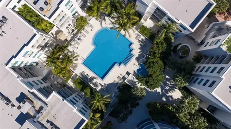 110 Washington Avenue Miami Beach FL 33139
