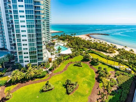 10275 Collins Avenue Bal Harbour FL 33154