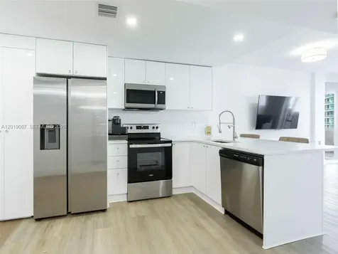 10275 Collins Avenue Bal Harbour FL 33154