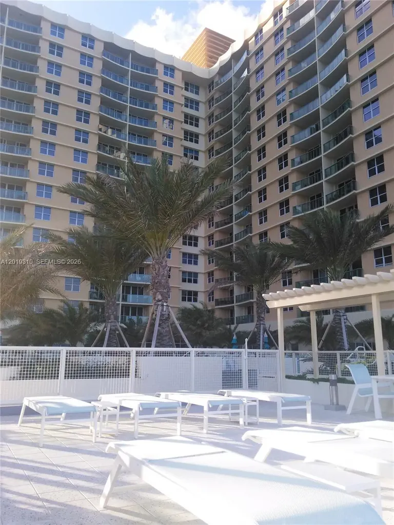 2501 S Ocean Drive Hollywood FL 33019