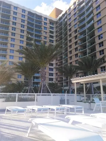 2501 S Ocean Drive Hollywood FL 33019