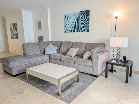 2501 S Ocean Drive Hollywood FL 33019