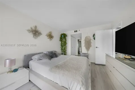 7601 E Treasure Drive North Bay Village FL 33141