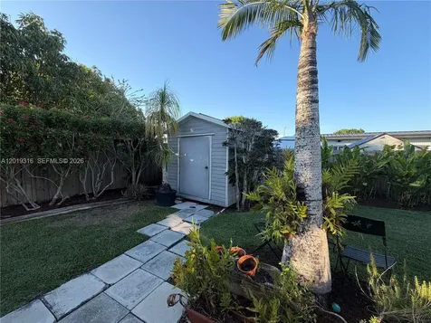 3245 Village Green Drive Miami FL 33175