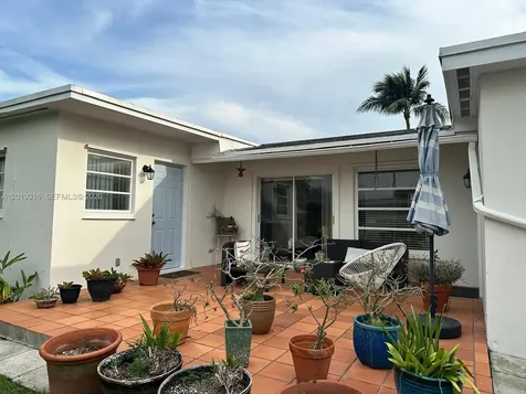 3245 Village Green Drive Miami FL 33175