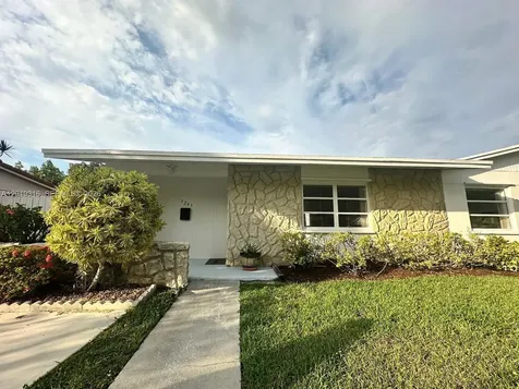 3245 Village Green Drive Miami FL 33175