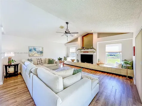 2910 Aston Avenue Plant City FL 33566