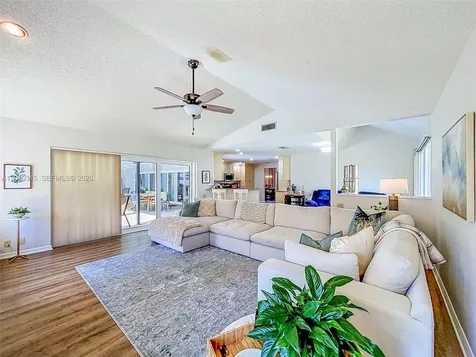 2910 Aston Avenue Plant City FL 33566