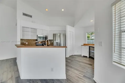 535 Somerset Way Weston FL 33326