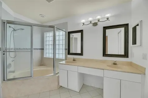 535 Somerset Way Weston FL 33326