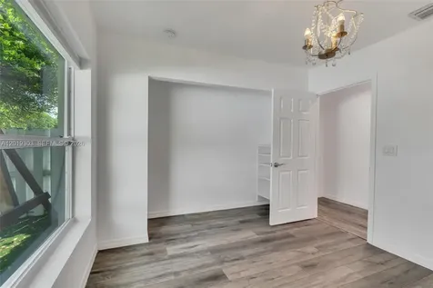 535 Somerset Way Weston FL 33326