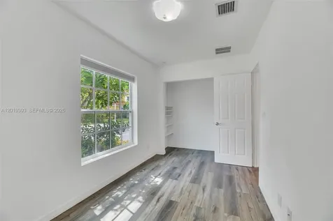 535 Somerset Way Weston FL 33326