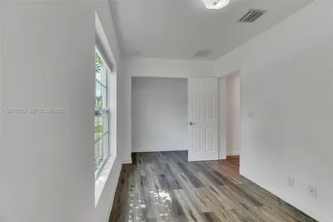 535 Somerset Way Weston FL 33326