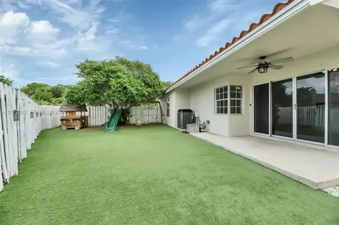 535 Somerset Way Weston FL 33326