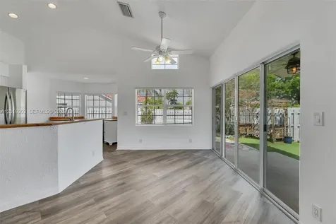 535 Somerset Way Weston FL 33326