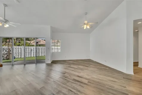 535 Somerset Way Weston FL 33326