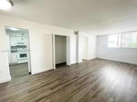 999 NE 167th Street North Miami Beach FL 33162