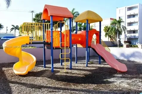 999 NE 167th Street North Miami Beach FL 33162