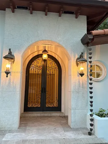 125 W Sunrise Avenue Coral Gables FL 33133