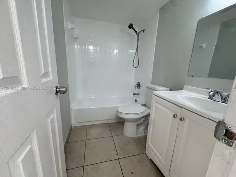 101 NE 41st Street Oakland Park FL 33334