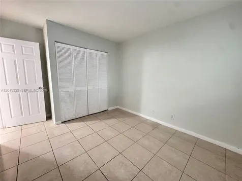 101 NE 41st Street Oakland Park FL 33334