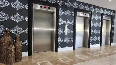 7441 Wayne Miami Beach FL 33141