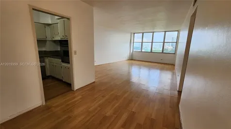 7441 Wayne Miami Beach FL 33141