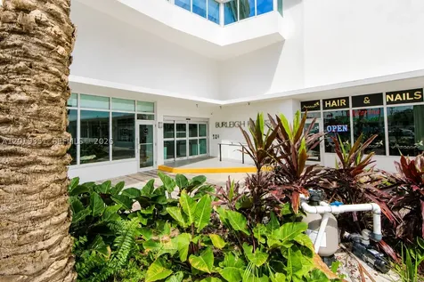 7135 Collins Avenue Miami Beach FL 33141