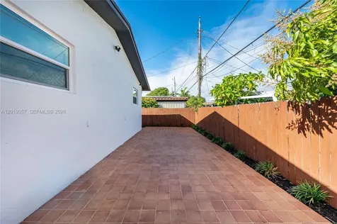3321 NW 19th Terrace Miami FL 33125