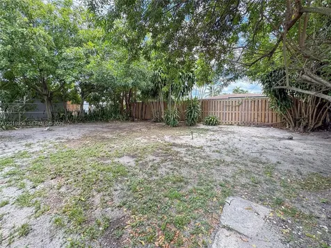 60 NW 47th Court Oakland Park FL 33309