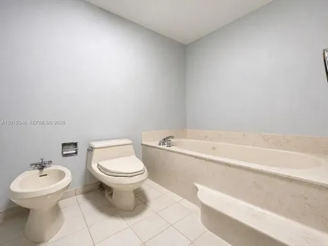 520 Brickell Key Drive Miami FL 33131